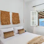 Calma House